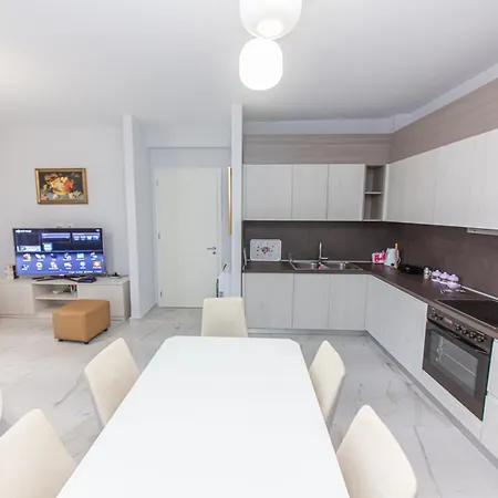 Luxury 1 Vila