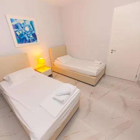 Luxury 1 * Vlorë